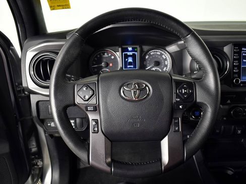 Used 2022 Toyota Tacoma TRD Off-Road image 28