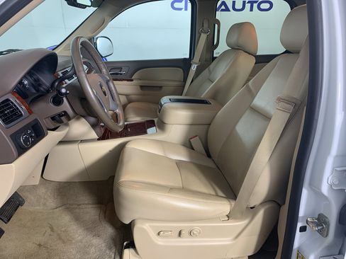 Used 2014 Chevrolet Tahoe LTZ RWD image 16