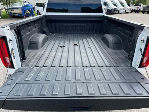 Used 2022 GMC Sierra 3500 Denali w/ Denali Ultimate Package AWD/4WD image 5