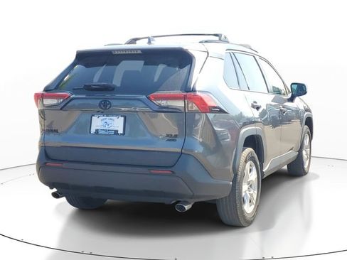 Used 2021 Toyota RAV4 XLE w/ Carpet Mat Package (TMS) AWD/4WD image 4