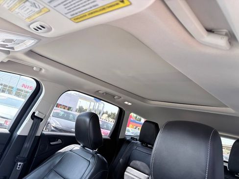Used 2019 Ford Escape Titanium AWD/4WD image 12