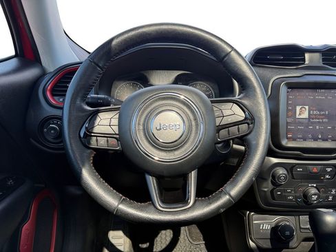 Used 2022 Jeep Renegade Latitude w/ Sun/Sound Group image 12