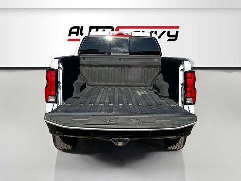 Used 2024 Chevrolet Colorado Z71 w/ Advanced Trailering Package AWD/4WD image 25