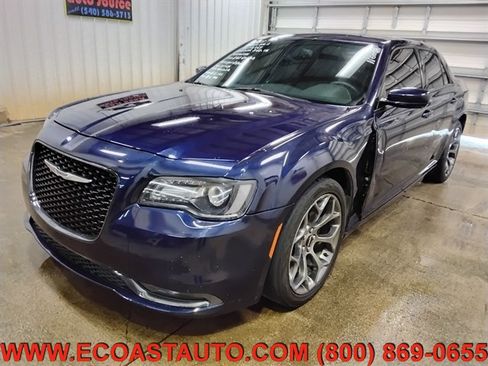 Used 2015 Chrysler 300 S RWD image 1