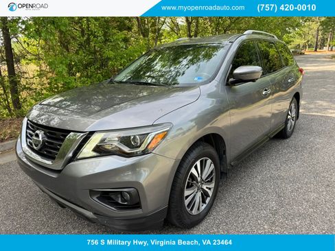 Used 2017 Nissan Pathfinder SL w/ SL Tech Package image 1