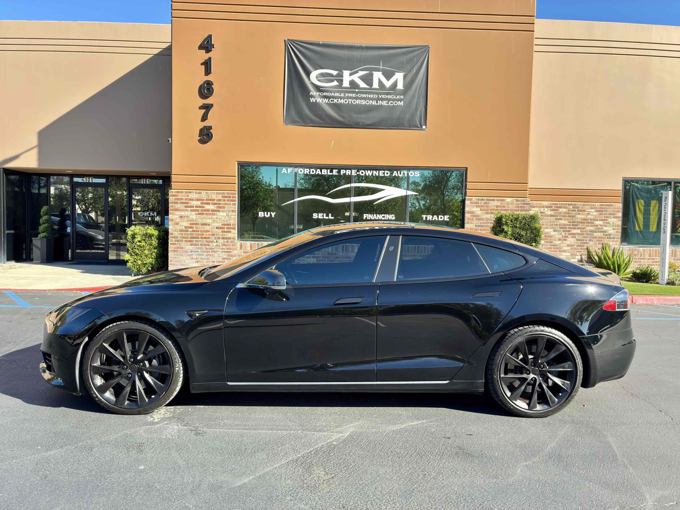Used 2017 Tesla Model S 75 RWD image 3