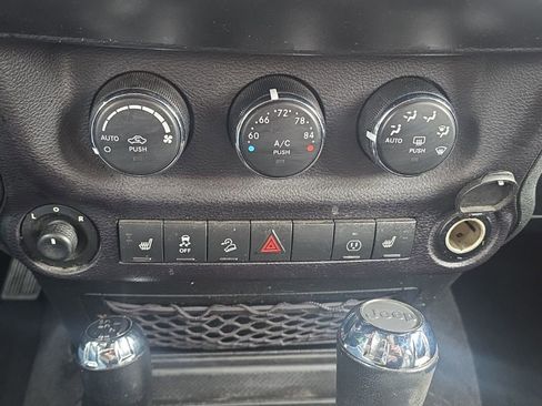 Used 2015 Jeep Wrangler Unlimited Sahara w/ Dual Top Group image 24