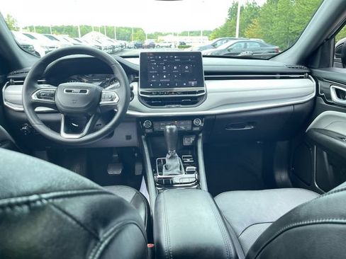 Used 2023 Jeep Compass Limited AWD/4WD image 19