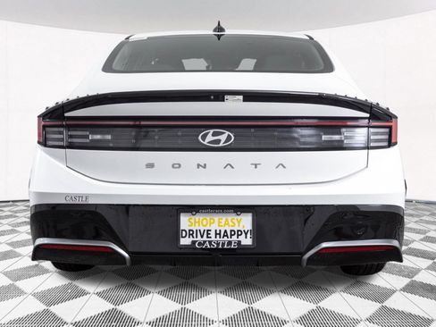 Used 2025 Hyundai Sonata SEL FWD image 17