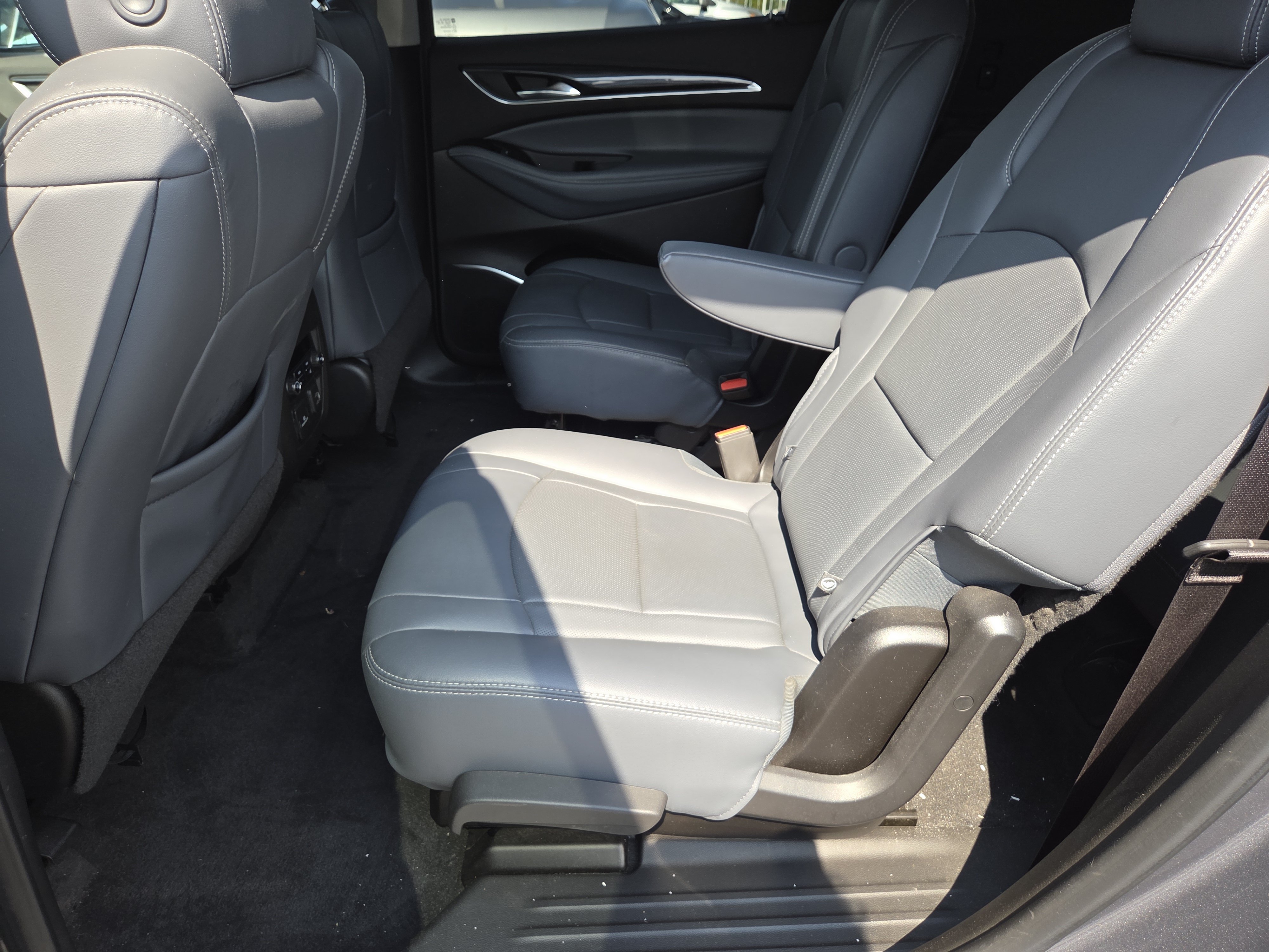 Used 2019 Buick Enclave Premium AWD/4WD image 7