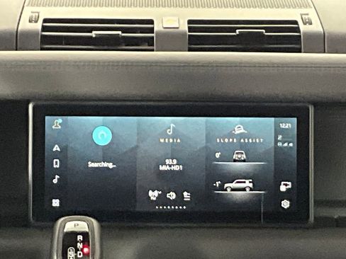 Certified 2024 Land Rover Defender 110 X-Dynamic SE image 11