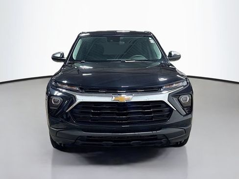 Used 2024 Chevrolet TrailBlazer LS w/ LS Convenience Package AWD/4WD image 2