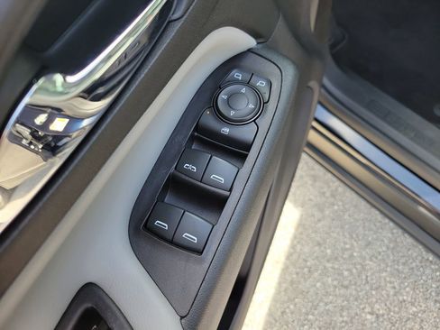 Used 2021 Chevrolet Equinox LS w/ LS Convenience Package FWD image 13
