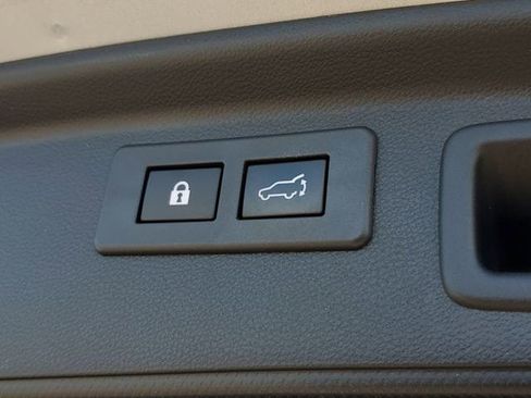 Used 2019 Subaru Forester Limited w/ Popular Package #3 image 12