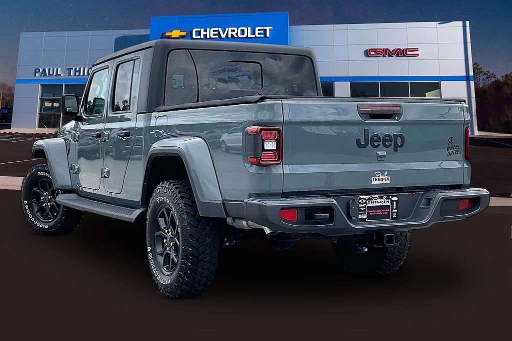 Used 2024 Jeep Gladiator Sport AWD/4WD image 5