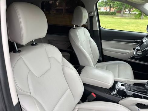 Used 2022 Kia Telluride S AWD/4WD image 12