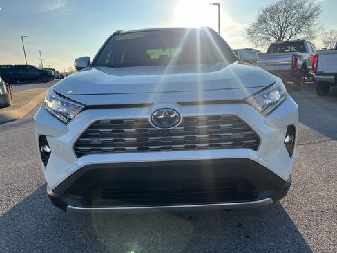Used 2020 Toyota RAV4 Limited image 2