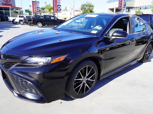 Certified 2024 Toyota Camry SE w/ Cold Weather Package image 4