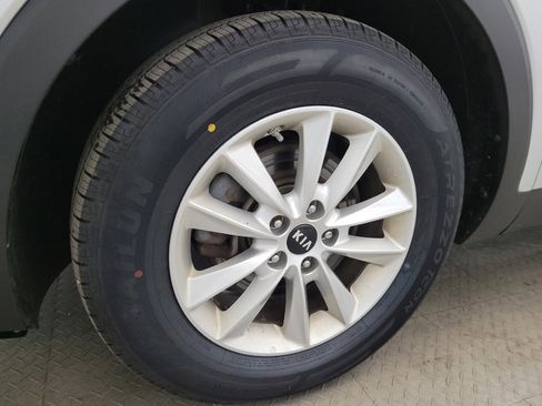 Used 2019 Kia Sorento LX AWD/4WD image 31