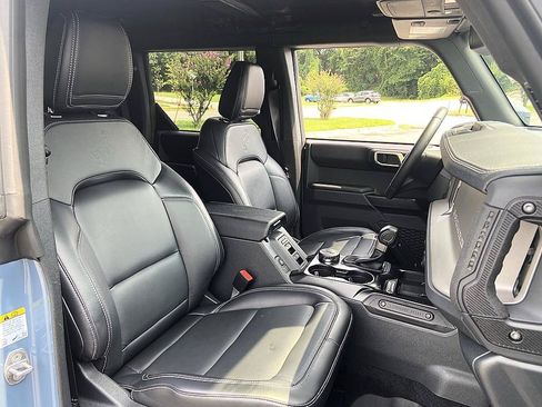 Used 2025 Ford Bronco Outer Banks AWD/4WD image 16