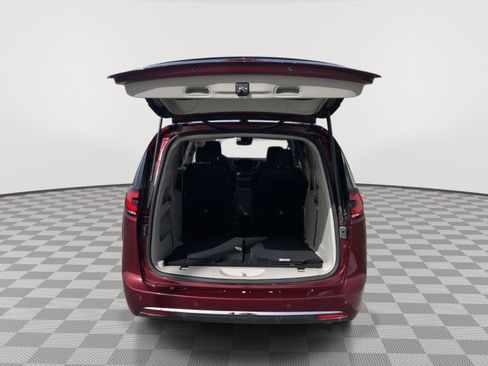 Used 2021 Chrysler Pacifica Touring-L w/ Premium & Safety Sphere Group AWD/4WD image 15