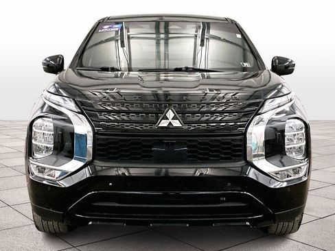 Used 2023 Mitsubishi Outlander SE Black Edition image 3