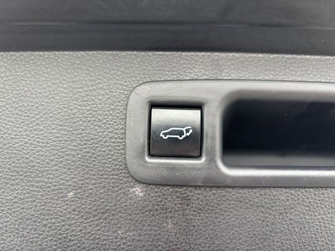 Used 2022 Toyota Highlander XLE image 18