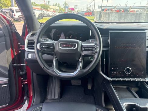 Used 2024 GMC Acadia Elevation w/ Trailering Package AWD/4WD image 16