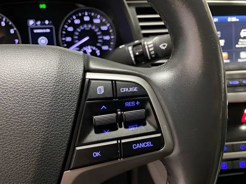 Used 2018 Hyundai Elantra Value Edition FWD image 15