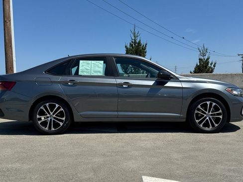 Used 2024 Volkswagen Jetta Sport FWD image 3
