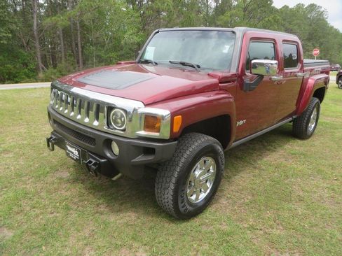 Used 2010 HUMMER H3T w/ Appearance Package image 2