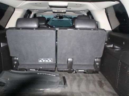 Used 2012 Cadillac Escalade ESV Luxury image 17