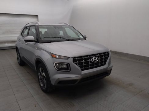 Used 2021 Hyundai Venue SEL FWD image 13