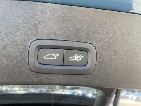 New 2025 Volvo XC40 B5 Plus w/ Protection Package Premier image 10