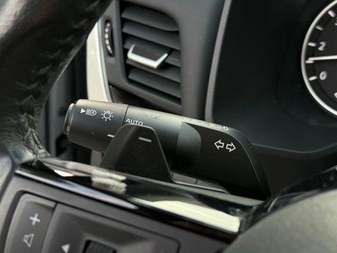 Used 2023 Nissan Rogue SV w/ SV Premium B Package image 54