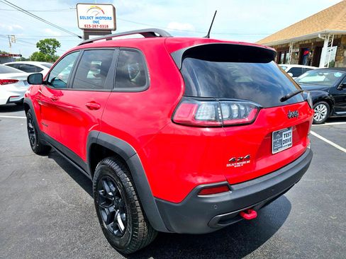 Used 2019 Jeep Cherokee Trailhawk w/ Cold Weather Group image 4