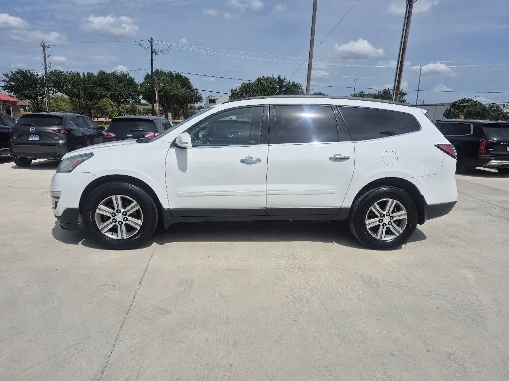 Used 2016 Chevrolet Traverse LT FWD image 2