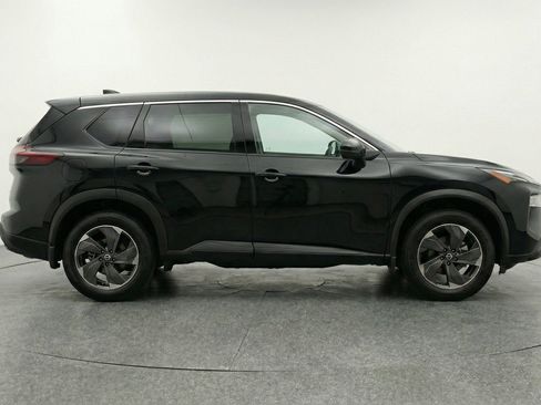 Used 2025 Nissan Rogue SV AWD/4WD image 11