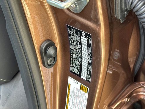 Certified 2025 Toyota Crown Signia image 35