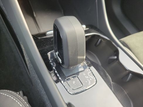 Used 2023 Volvo XC40 Recharge Plus w/ Protection Package Premier image 9