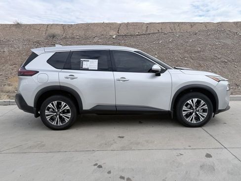 Certified 2021 Nissan Rogue SV image 5