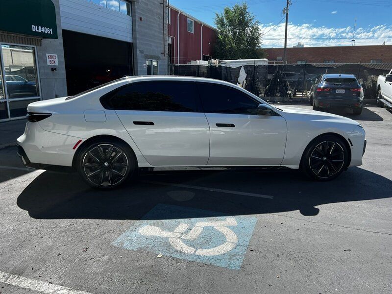 Used 2024 BMW i7 M70 AWD/4WD image 8