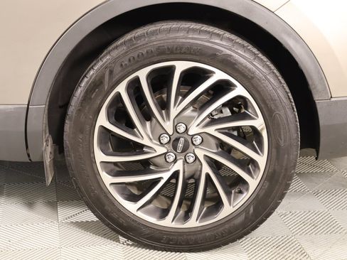 Used 2019 Lincoln Nautilus Reserve image 20