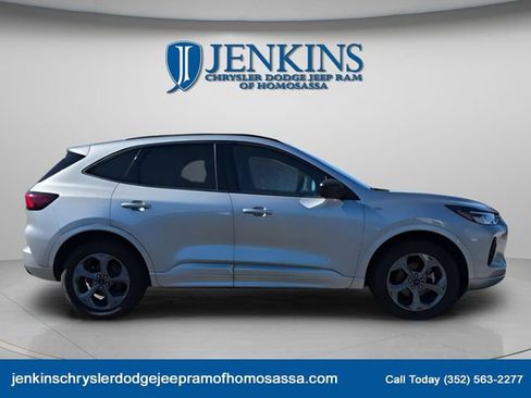 Used 2024 Ford Escape ST-Line image 2