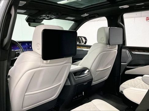 Used 2025 Cadillac Escalade Sport Platinum w/ LPO, ONYX Package AWD/4WD image 34