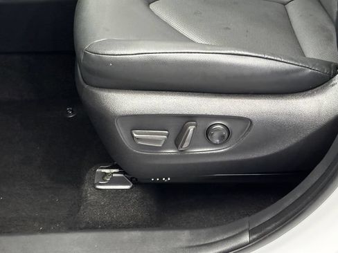 Used 2024 Toyota Grand Highlander AWD image 13