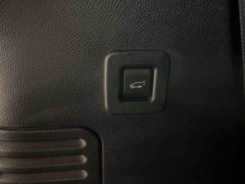 Used 2015 Ford Expedition Limited image 34