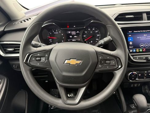 Certified 2023 Chevrolet TrailBlazer LT w/ LPO, Blackout Package image 13