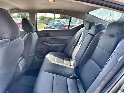 Used 2025 Nissan Altima 2.5 SV FWD image 24