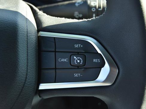 Used 2023 Jeep Compass Altitude image 17